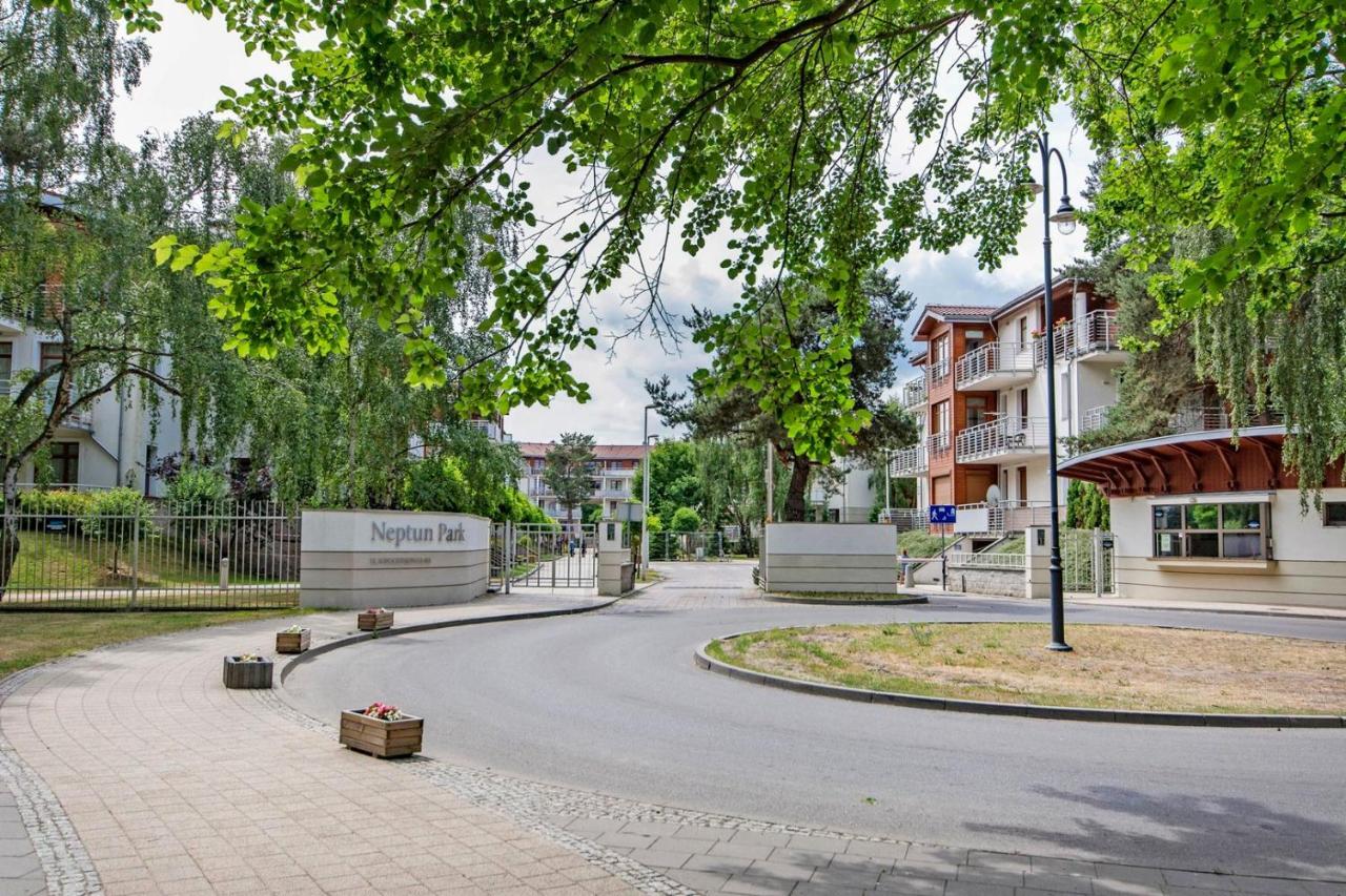 Waniliowy - Neptun Park By Oneapartments Гданськ Екстер'єр фото